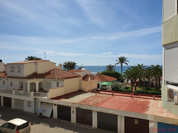 Gran apartament a primera línia de mar